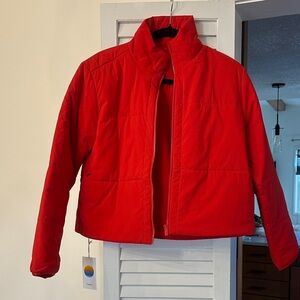NWT Vuori Canyon Women's Jacket in Cherry, sz Small. SOLD OUT